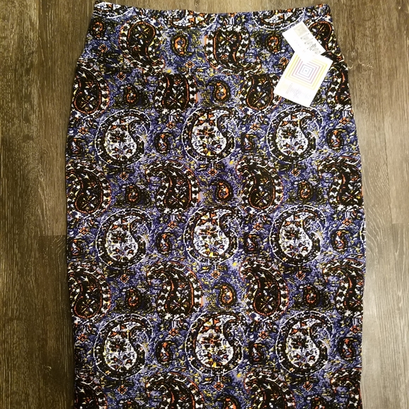 LuLaRoe Dresses & Skirts - NEW LuLaRoe womens Cassie skirt